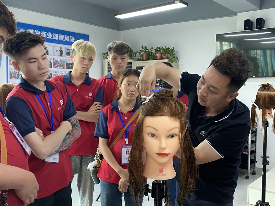 女士發(fā)尾分為哪幾類(lèi)？廣西女士造型分享