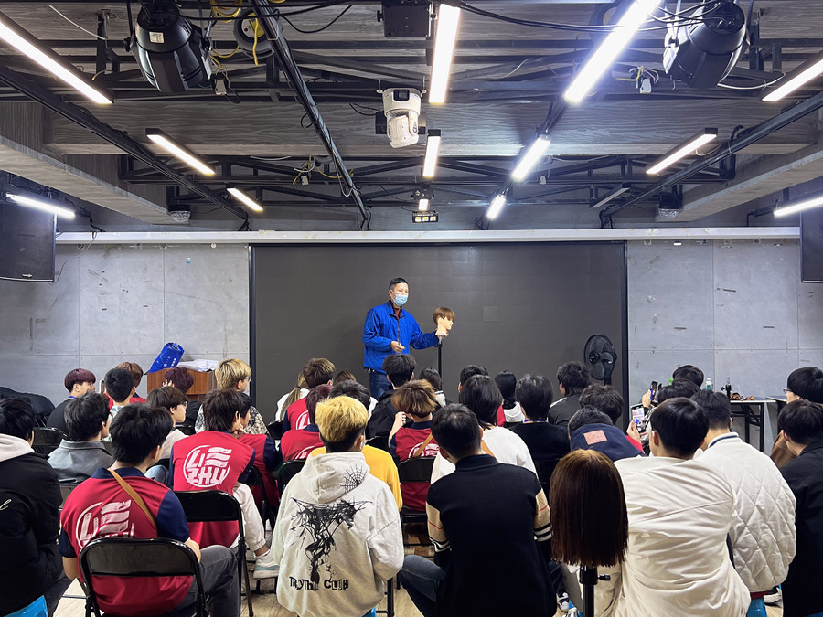 男士發(fā)型手法示范課堂，南寧剪發(fā)學(xué)習(xí)